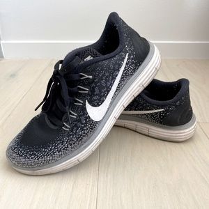 Women’s Nike Free RN - Size 6